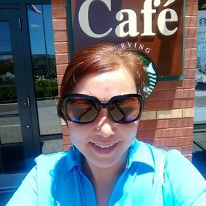 Meet your Posher, Adrienna